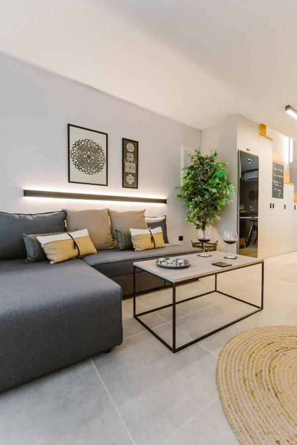 Апартаменты Manolis Loft Apartment, Rhodes Town Родос